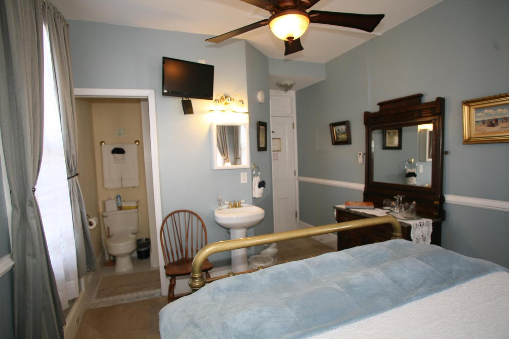 The Bacchus Inn Bed & Breakfast Кеп-Мей Номер фото