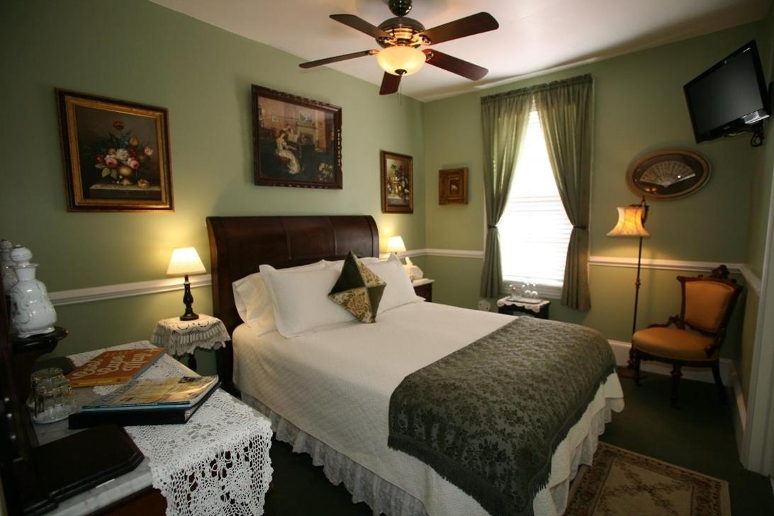 The Bacchus Inn Bed & Breakfast Кеп-Мей Номер фото